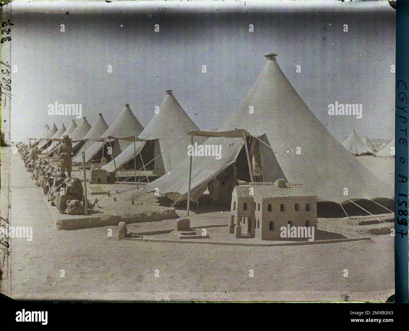 Ismaïlia, Egypte, Afrique tentes de la Légion étrangère (soldats arméniens) dans le camp du Ferry , 1918 - proche-Orient, Egypte, Palestine, Chypre - Paul Castelnau (section photographique des armées) - (9 janvier -6 octobre) Banque D'Images