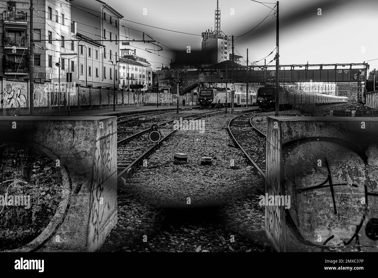 Porta Genova est une gare de Milan, en Italie, qui relie la ville à d'autres régions. Design moderne, services pratiques, hub animé Banque D'Images Porta Genova est une gare de Milan, en Italie, qui relie la ville à d'autres régions. Design moderne, services pratiques, hub animé Banque D'Images