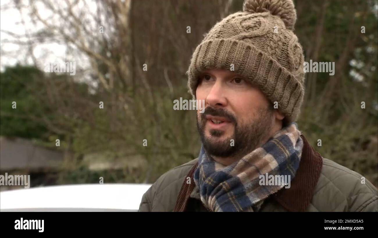 Capture d'écran tirée de Pool Video de Paul Ansell, partenaire de la femme disparue Nicola Bulley, parlant aux médias dans St Michael's sur Wyre, Lancashire. Mme Bulley, conseillère en hypothèques d'Inskip, dans le Lancashire, a disparu le matin de vendredi 27 janvier en marchant sur son chien après avoir laissé ses filles, âgées de six et neuf ans, à l'école. Son téléphone mobile et le chef et le harnais de son chien, springer spaniel Willow, ont été trouvés sur un banc près de la rivière Wyre dans la campagne du Lancashire. Date de la photo: Vendredi 3 février 2023. Banque D'Images