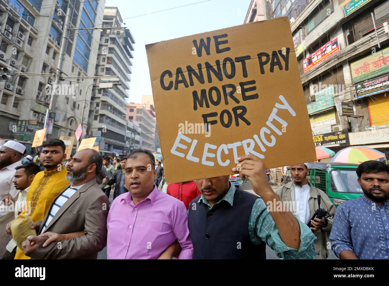 Dhaka, Bangladesh, 3 février 2023. Les militants du Gono Odhikar Parishad un groupe politique bangladais ont manifesté contre la hausse des prix de l'électricité et du gaz, y compris la tenue des prochaines élections générales sous un gouvernement indépendant. Dhaka, Bangladesh, 3 février 2023. Photo de habibur Rahman/ABACAPRESS.COM Banque D'Images