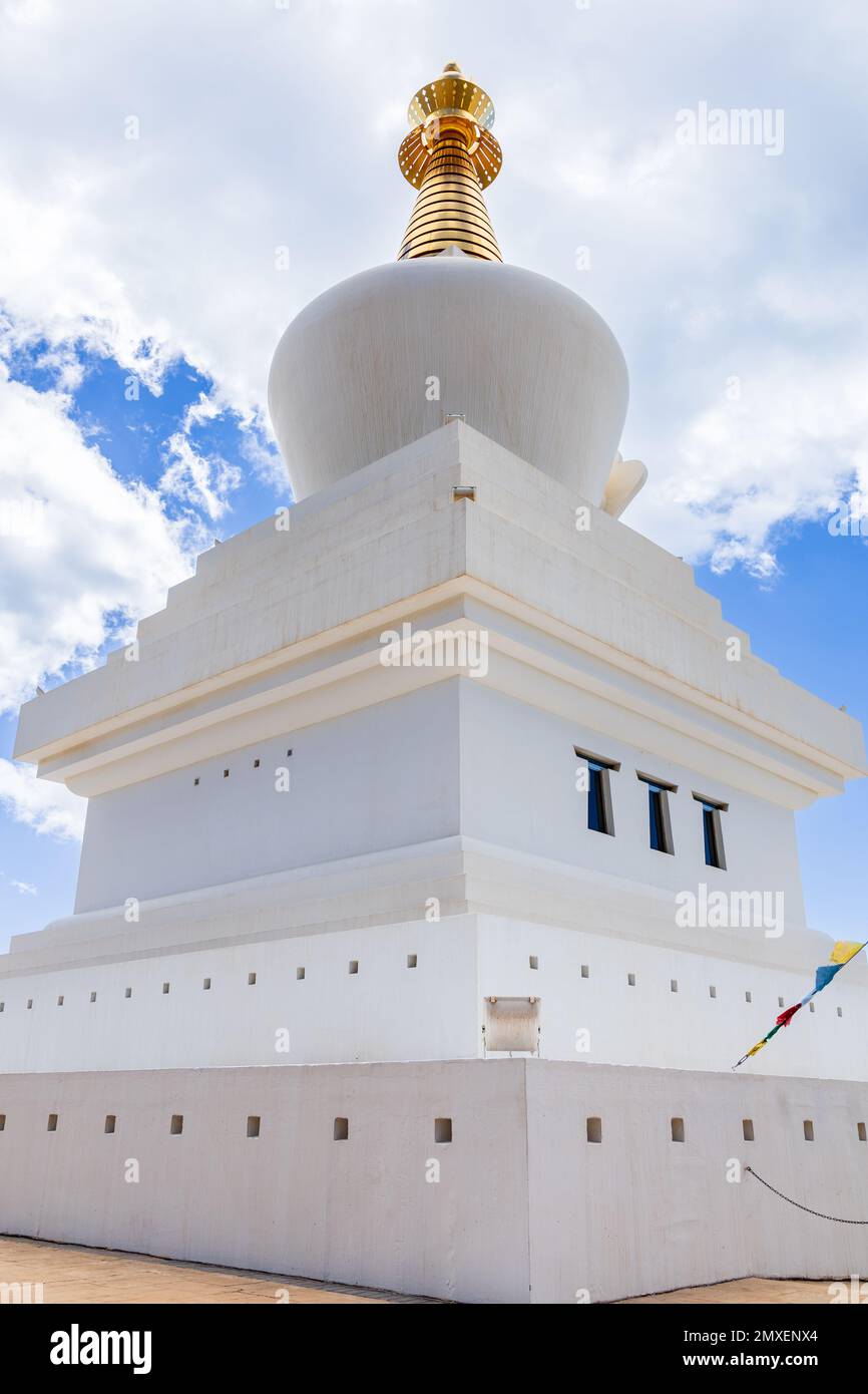 Stupa des Lumières de Benalmádena, monument bouddhiste et un lieu de méditer. Costa del sol, province de Malaga, Andalousie, Espagne. Banque D'Images