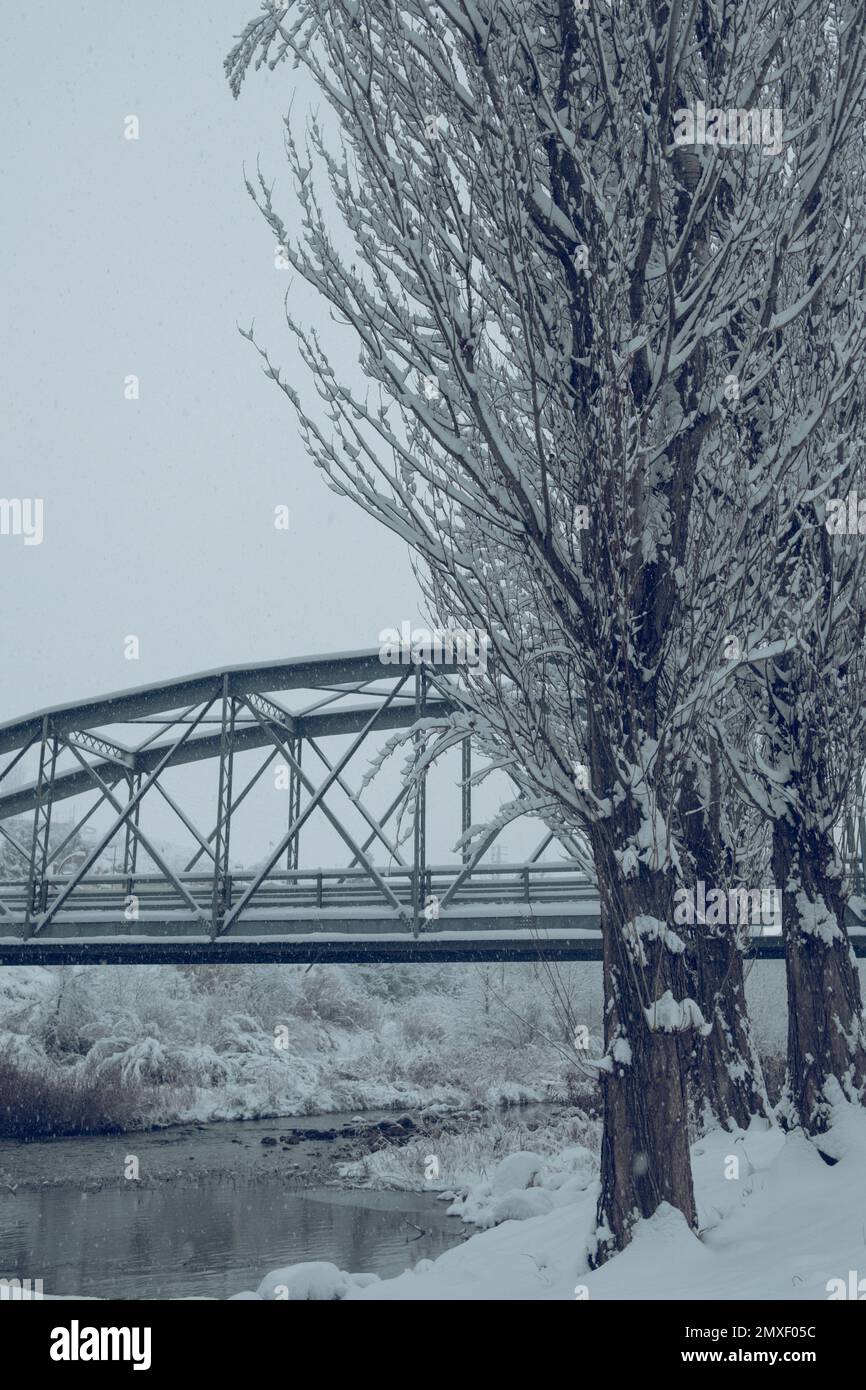 La tempête Filomena affecte plusieurs endroits en Espagne, en particulier la province de Teruel où de nombreux pouces de neige ont chuté Banque D'Images