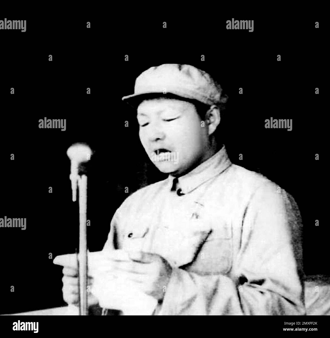 Xi Zhongxun. Portrait du politicien chinois et père du dirigeant chinois, Xi Jinping, Xi Zhongxun (1913-2002) en 1949 Banque D'Images
