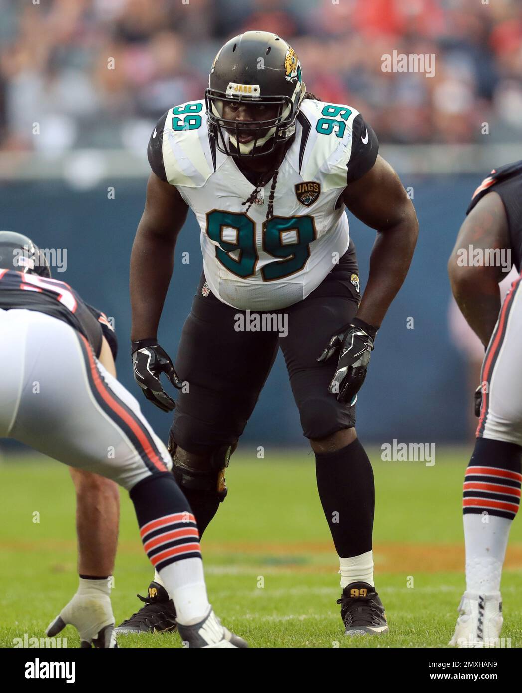 Jacksonville Jaguars defensive tackle Sen'Derrick Marks (99) lines up against the Chicago Bears during an NFL football game in Chicago, Sunday, Oct. 16, 2016. The Jaguars won the game 17-16. (Jeff Haynes/AP Images for Panini) Banque D'Images