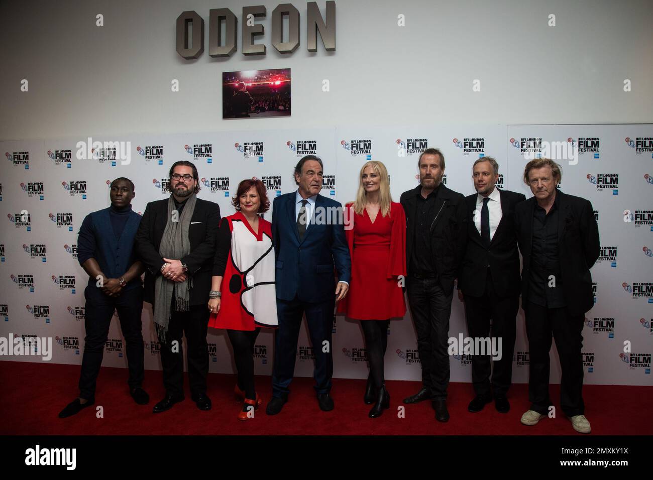 From left, Eric Kofi-Abrefa, Producer Philip Schulz Deyle, Clare Stewart, Director Oliver Stone, Joely Richardson, Rhys Ifans, Producer Eric Kopeloff and Anthony Dod Mantle pose for photographers upon arrival at the premiere of the film 'Snowden', showing as part of the London Film Festival in London, Saturday, Oct. 15, 2016. (Photo by Vianney Le Caer/Invision/AP) Banque D'Images