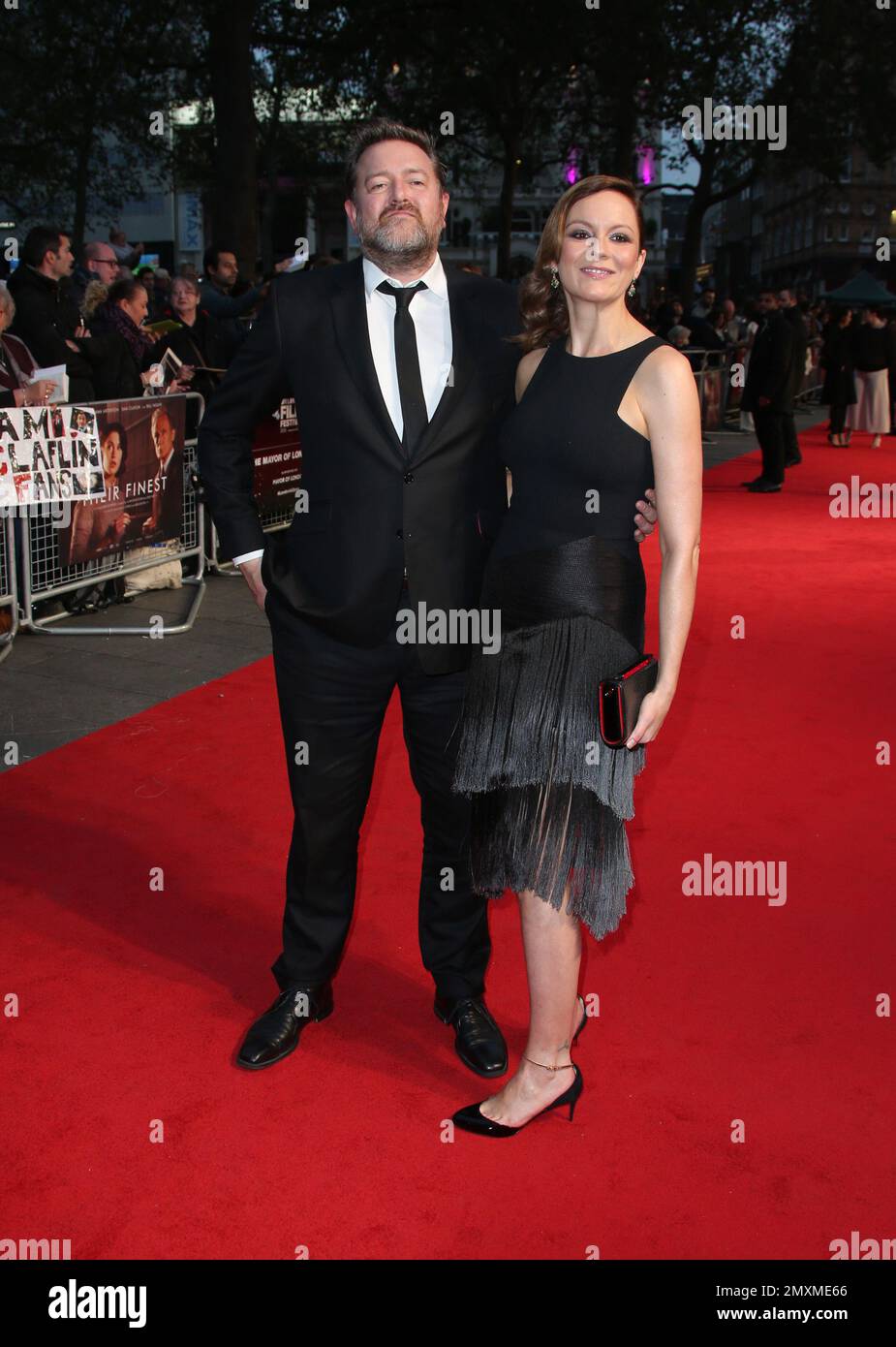 Musician from the band Elbow Guy Garvey and actress Rachael Stirling poses for photographers upon arrival at the premiere of the film 'Their Finest', during the London Film Festival in London, Thursday, Oct. 13, 2016. (Photo by Joel Ryan/Invision/AP) Banque D'Images