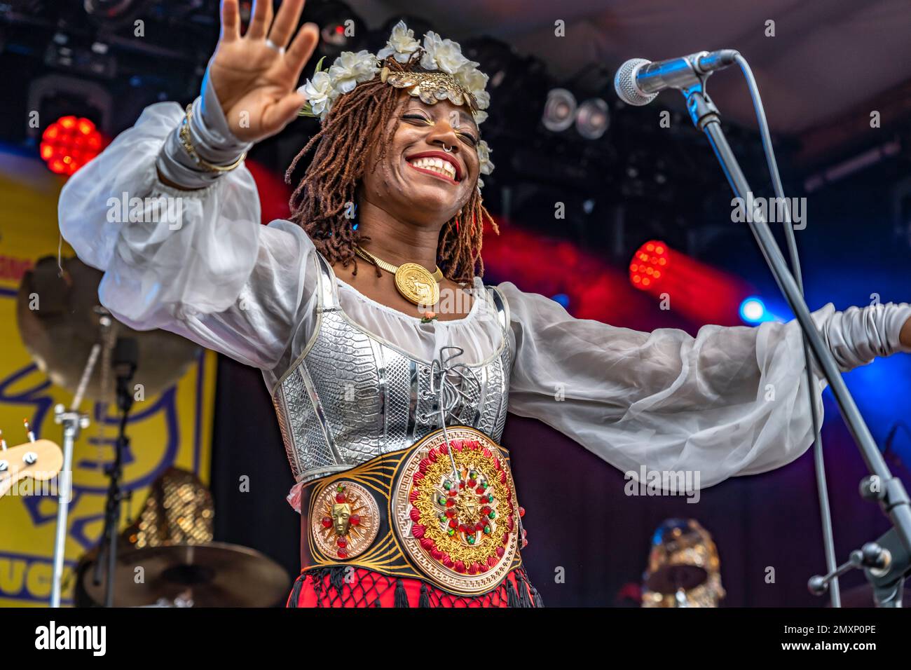 Die Band Golden Dawn Arkestra aus den USA live beim Orange Blossom Special Festival, Beverungen, Deutschland | US band Golden Dawn Arkestra Live a Banque D'Images