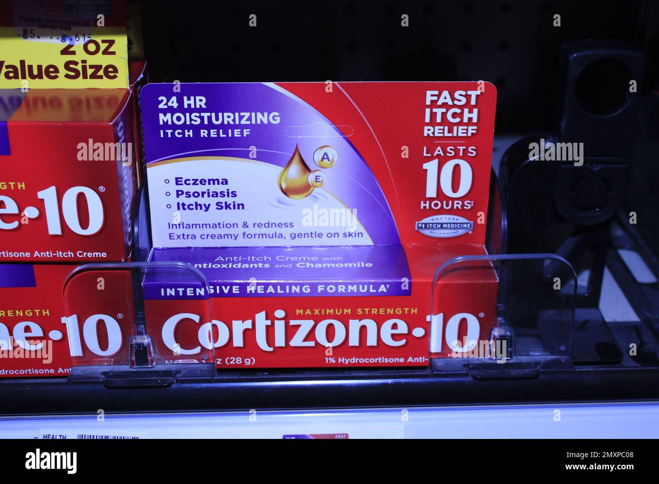 Cortizone 10 dans des boîtes sur une étagère shot closeup dans un supermarché Banque D'Images