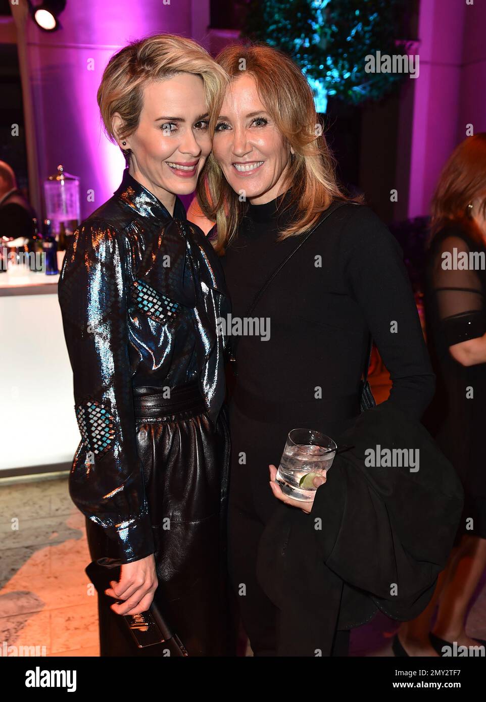 Sarah Paulson, left, and Felicity Huffman attend the Television Academy's Performers Emmy Celebration at the Montage Beverly Hills on Monday, Aug. 22, 2016. (Photo by Jordan Strauss/Invision for the Television Academy/AP Images) Banque D'Images