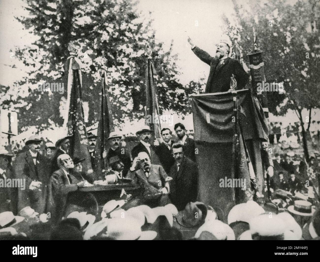 Le leader socialiste français Jean Jaurès lors d'un rassemblement politique, France 1910s Banque D'Images
