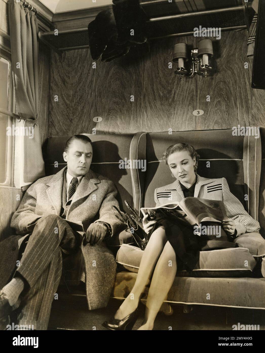 L'actrice Lalaine Day et l'acteur Brian Aherne dans le film The Locket, USA 1946 Banque D'Images