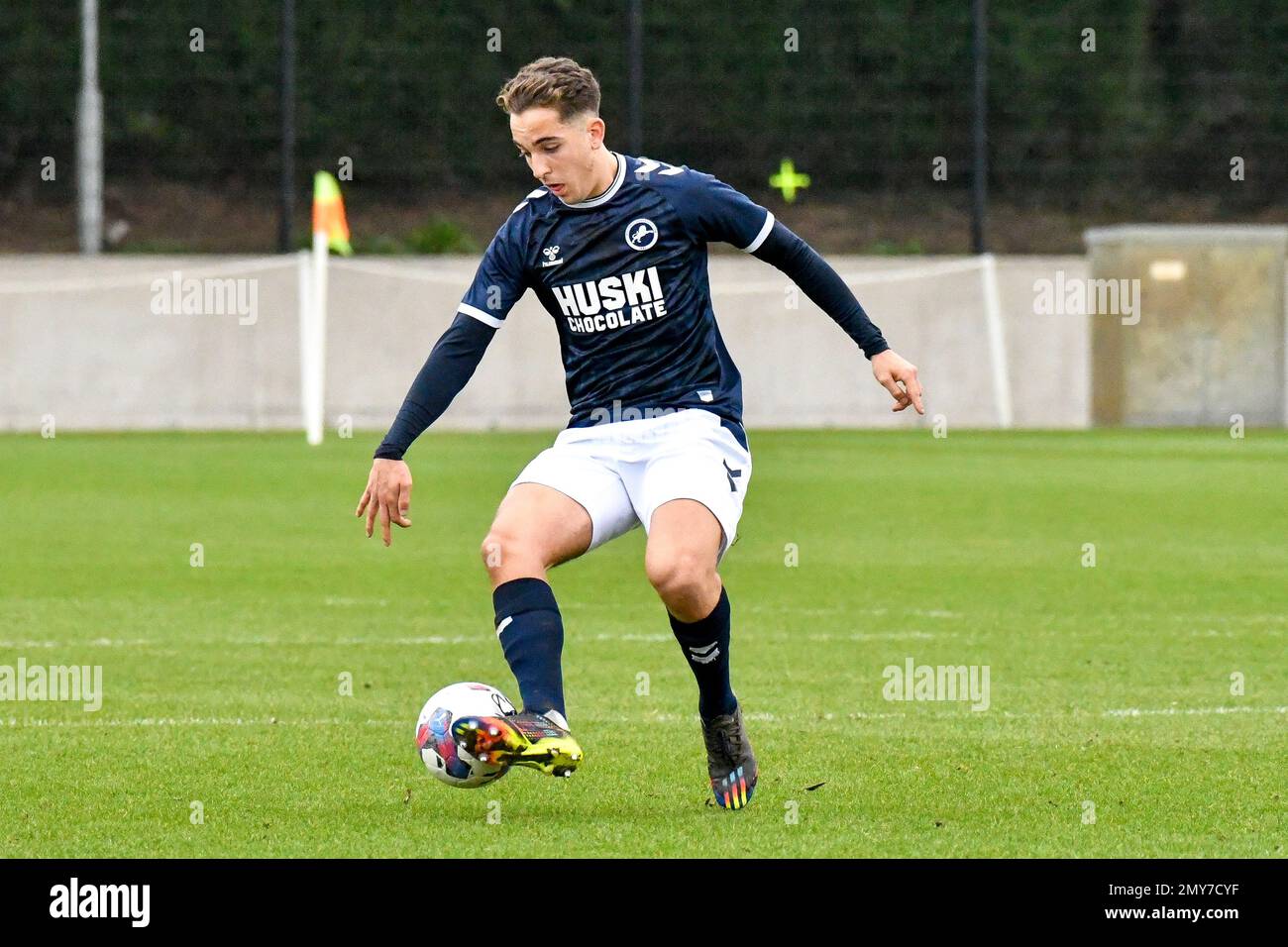 Swansea, pays de Galles. 4 février 2023. Alfie Massey de Millwall en action pendant le match de la Ligue de développement professionnel entre Swansea City moins de 18 ans et Millwall moins de 18 ans à la Swansea City Academy à Swansea, pays de Galles, Royaume-Uni, le 4 février 2023. Crédit : Duncan Thomas/Majestic Media. Banque D'Images