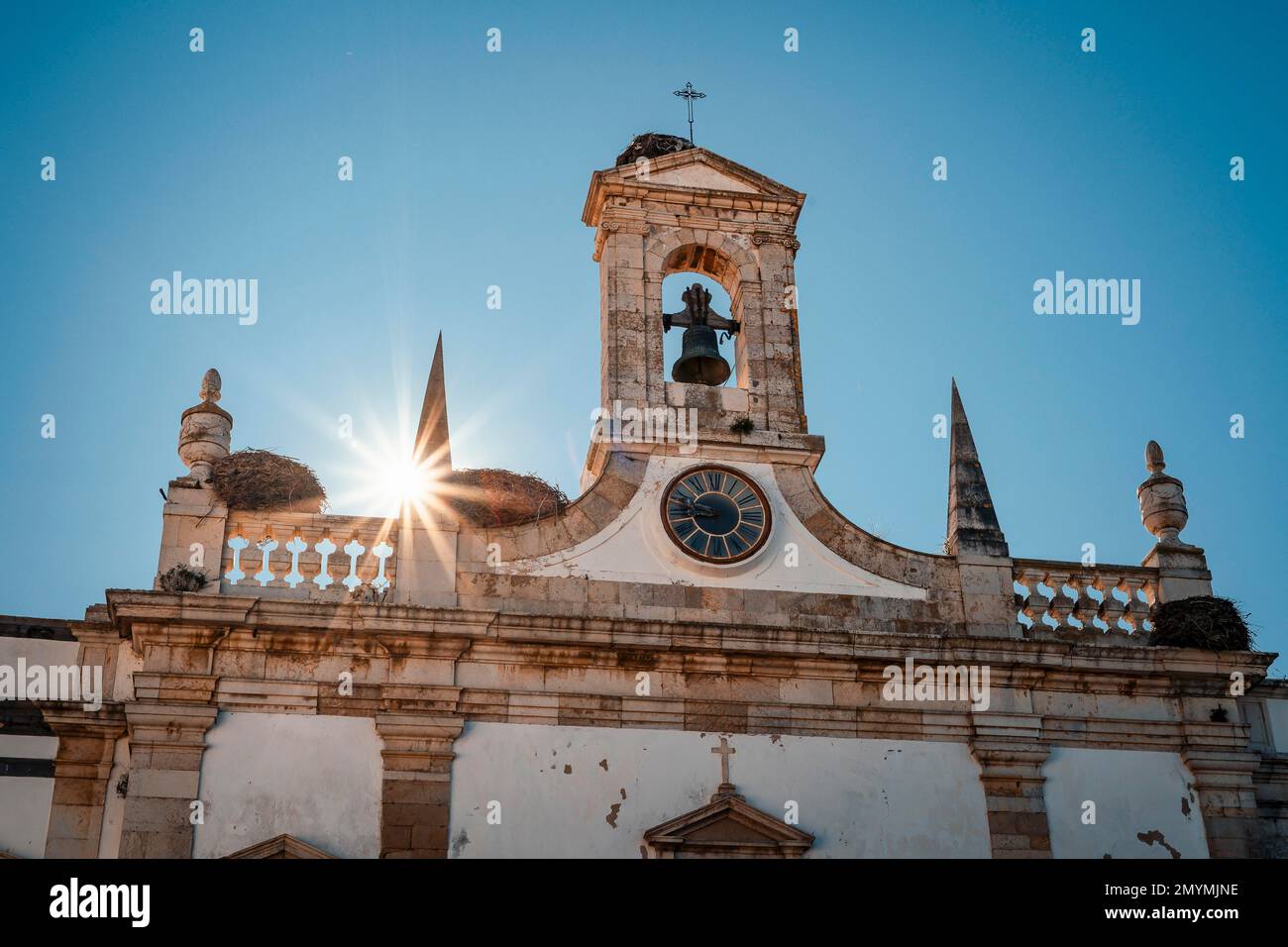Entrée historique du centre-ville et de la vieille ville connue sous le nom d'Arco da vila, Faro, Algarve, Portugal, Europe Banque D'Images
