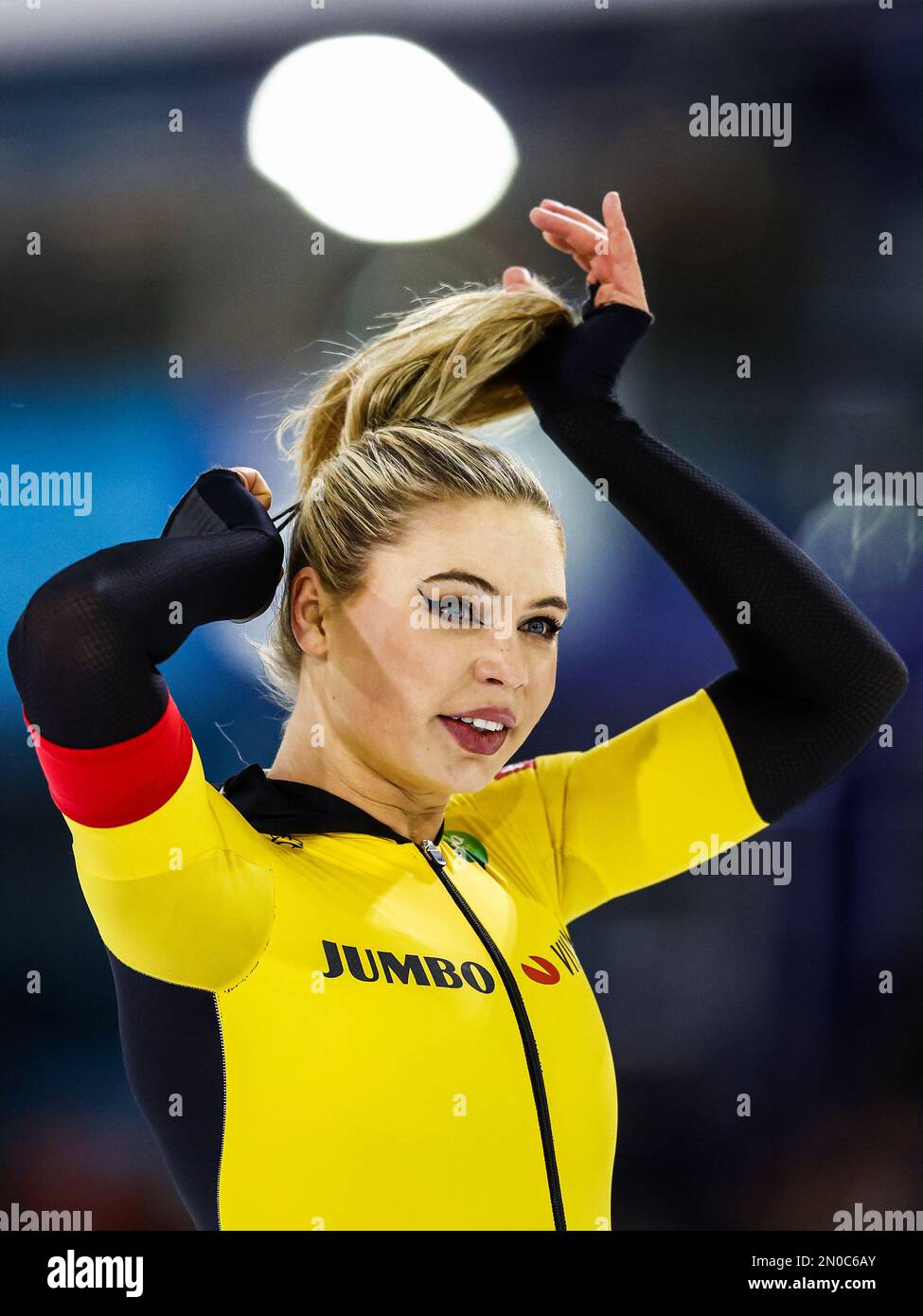 HERENVEEN - Jutta Leerdam en action sur les 1000 mètres pendant le troisième jour des distances NK à Thialf. ANP VINCENT JANNINK Banque D'Images