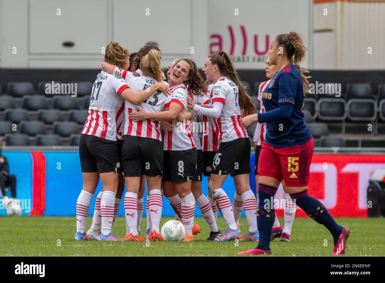 Eindhoven, pays-Bas. 05th févr. 2023. Eindhoven, pays-Bas, 5 février 2023: PSV celcebrate après avoir marqué dans le jeu Azerion Eredivisiie Vrouwen entre PSV et Ajax à de Herdgang à Eindhoven, pays-Bas. (Leitting Gao/SPP) crédit: SPP Sport presse photo. /Alamy Live News Banque D'Images