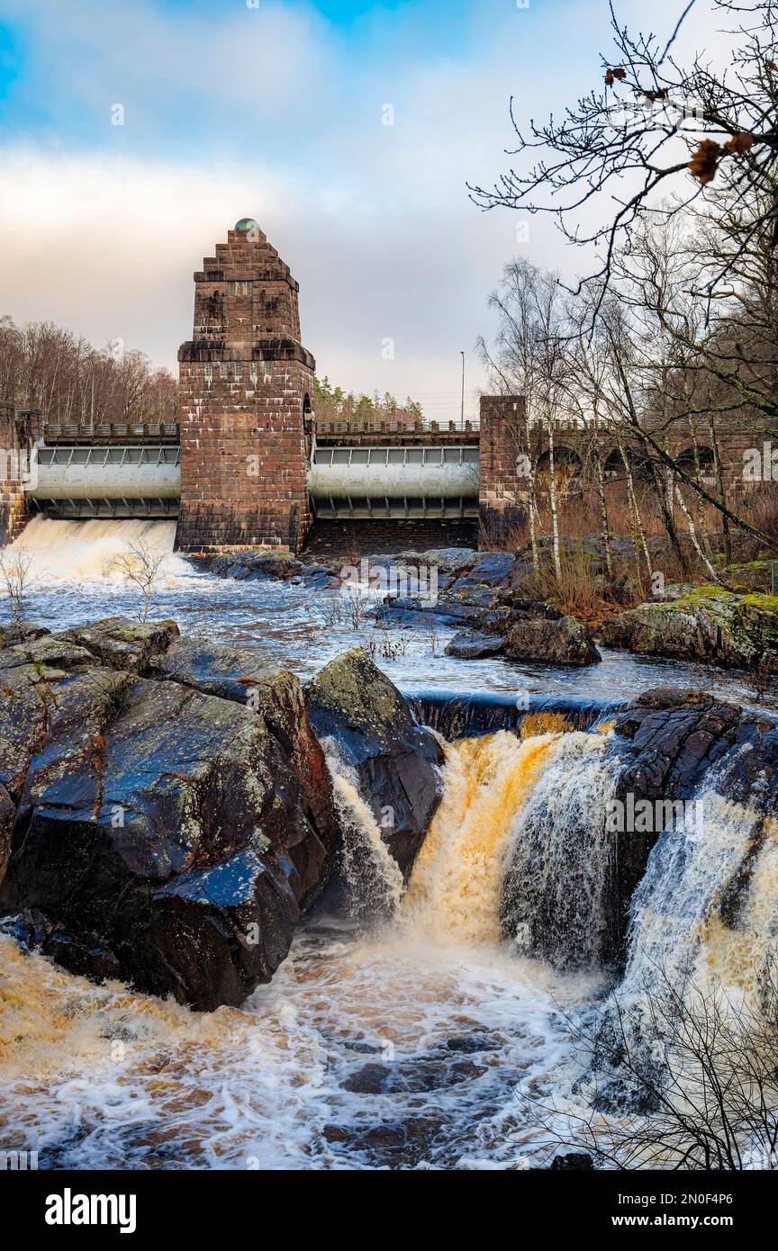 La centrale hydroélectrique de Karsefors, près de Laholm, dans la région de Halland, en Suède. Banque D'Images