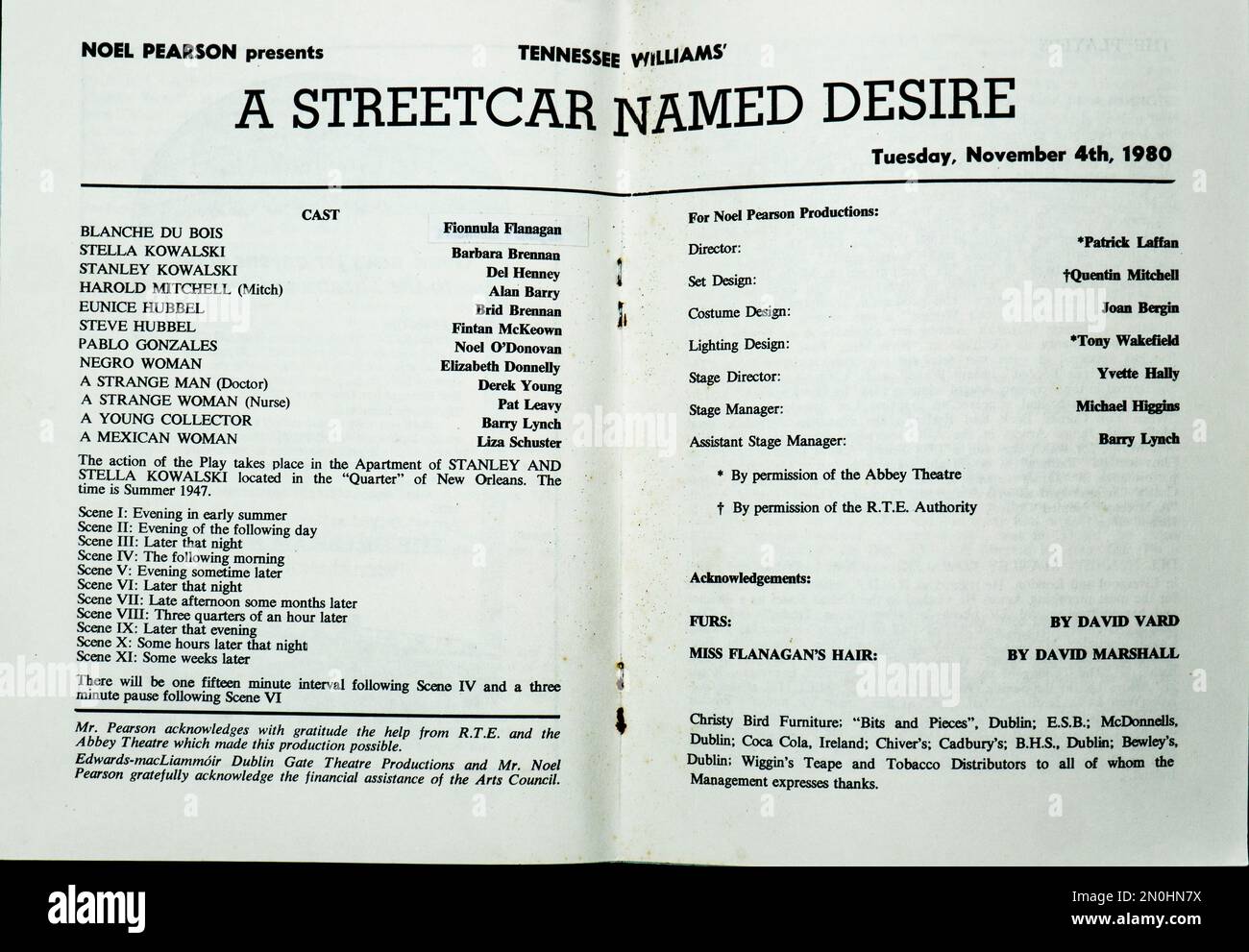 La liste de distribution pour la production 1980 Gate Theatre d'Un Streetcar nommé Desire, par Tennessee Williams dans le Gate Theatre, Dublin, Irlande. Directeur Patrick Laffan, Banque D'Images