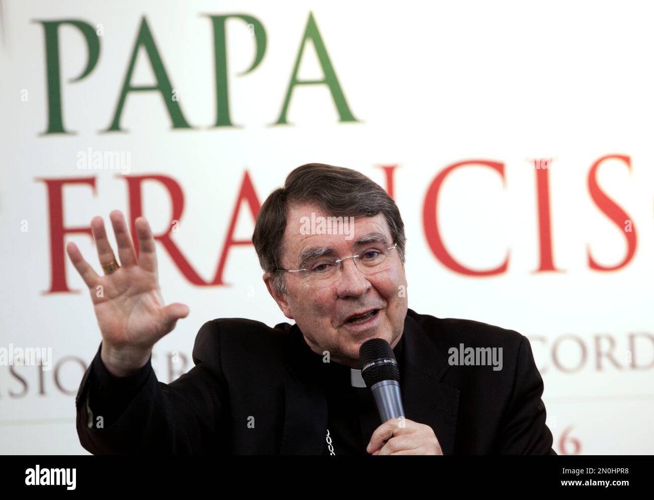 Christophe Pierre, Apostolic Nuncio in Mexico, gives a news conference in Mexico City, Sunday, Jan. 10, 2016, regarding Pope Francis' upcoming visit in February. (AP Photo/Marco Ugarte) Banque D'Images