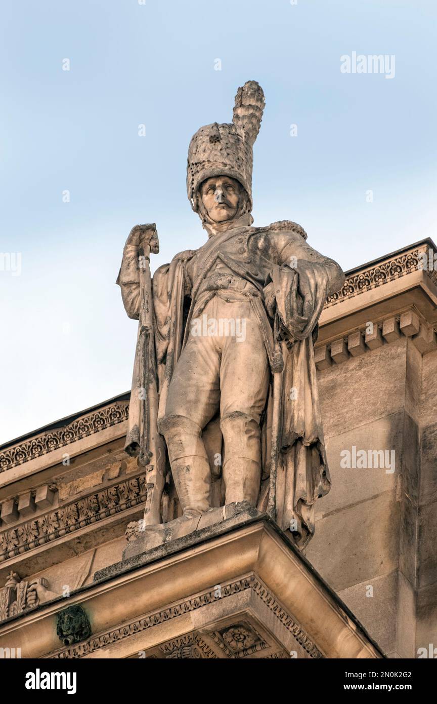 PARIS, FRANCE - 07 MAI 2011 : statue du cheval napoléonien Grenadier sur l'Arc de Triomphe du carrousel Banque D'Images
