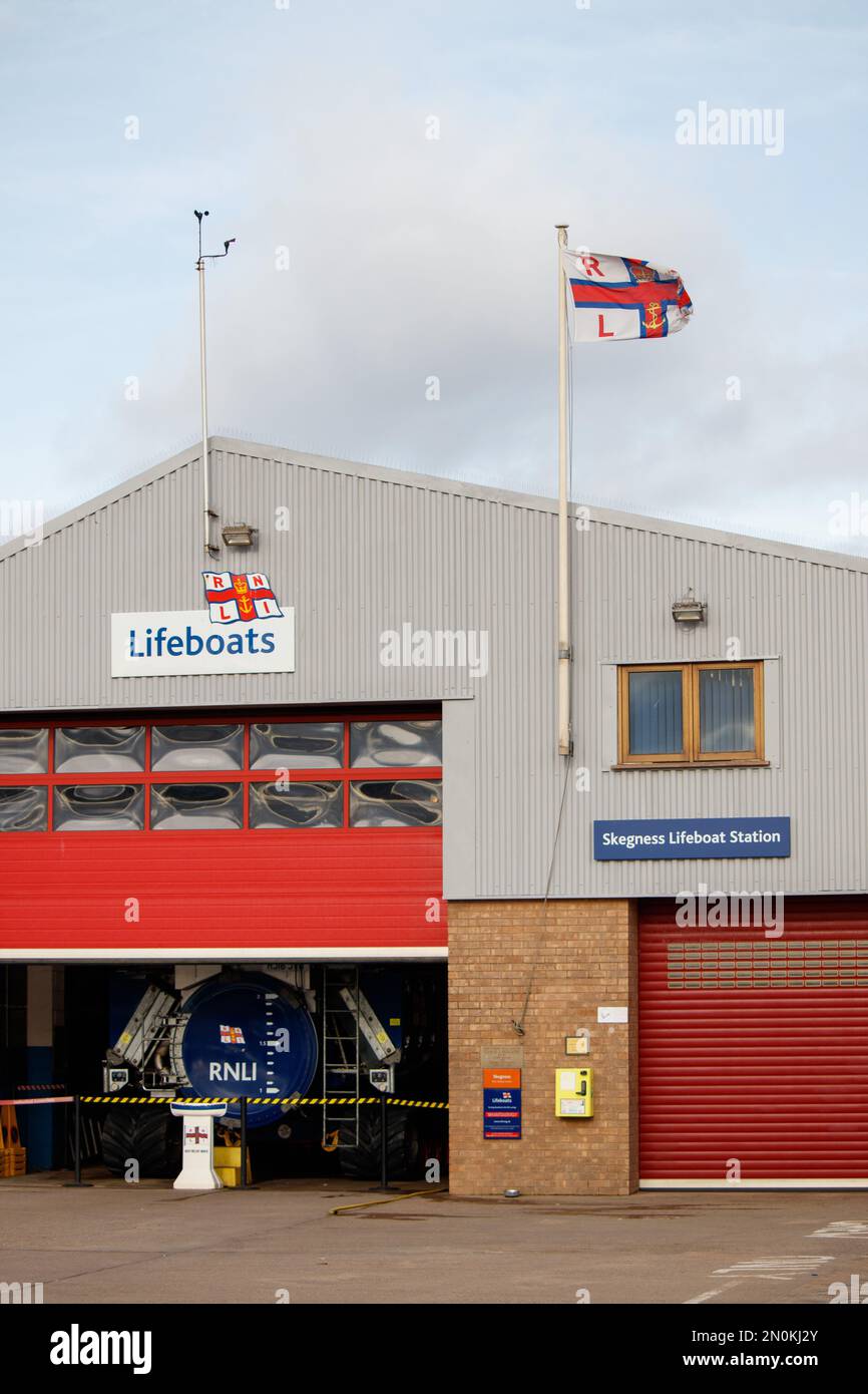 Skegness Royal National Lifeboat institution station de bateau basée entre le centre-ville et la plage. Banque D'Images