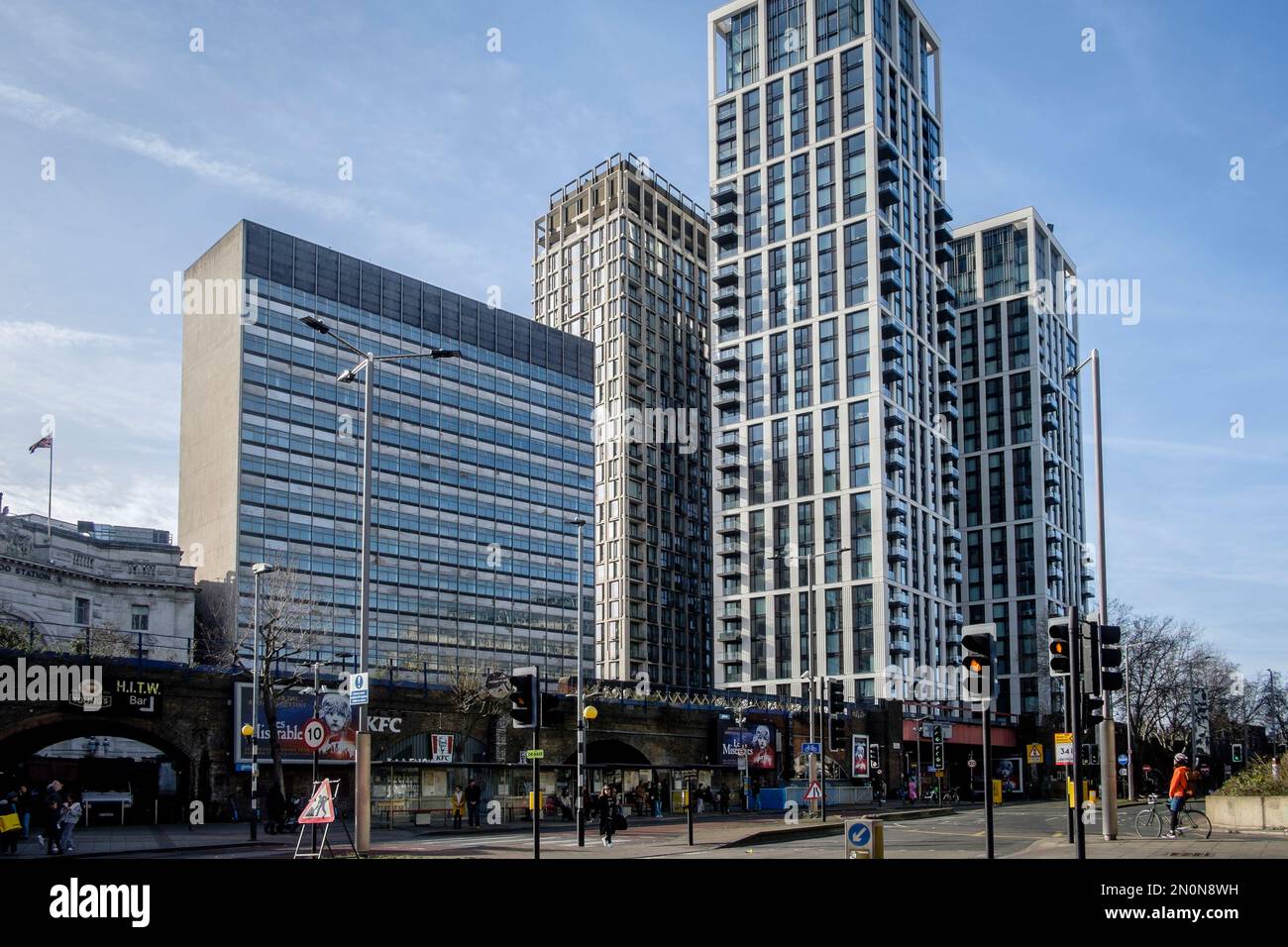 Elizabeth House, un immeuble de bureaux de 1960s à côté de la gare de Waterloo, dont la démolition et le réaménagement du site sont prévus. Londres. ROYAUME-UNI. Banque D'Images