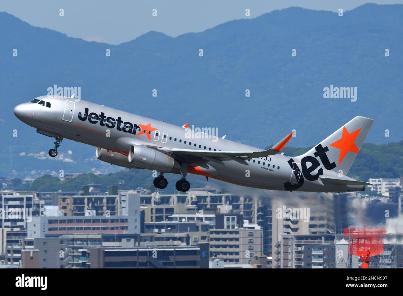 Préfecture de Fukuoka, Japon - 02 juillet 2022 : Jetstar Japon Airbus A320-200 (JA07JJ) avion passager. Banque D'Images