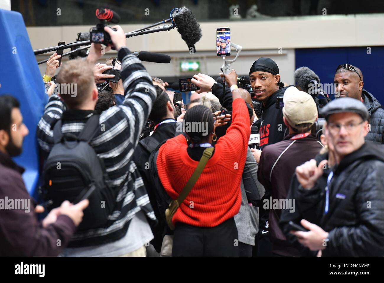 DEMAR DeRozan Chicago Bulls s'entraînent avant le match de Paris de la NBA Banque D'Images