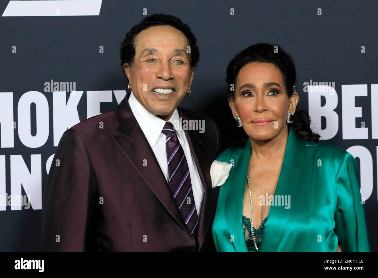 Los Angeles, Californie. 3rd févr. 2023. Smokey Robinson, Frances Glandney à l'arrivée pour le Gala annuel 2023 personnes de l'année de MusiCares, Los Angeles Convention Centre, Los Angeles, CA 3 février 2023. Crédit : Priscilla Grant/Everett Collection/Alay Live News Banque D'Images