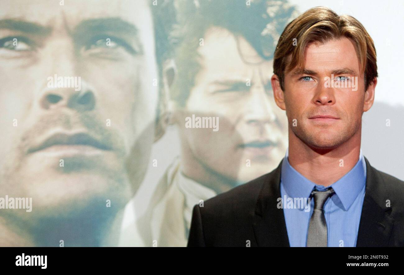 Australian actor Chris Hemsworth poses for photographers during the premiere of the film: 'In the Heart of the Sea' in Madrid, Spain. Thursday Dec. 3, 2015. (AP Photo/Abraham Caro Marin) Banque D'Images