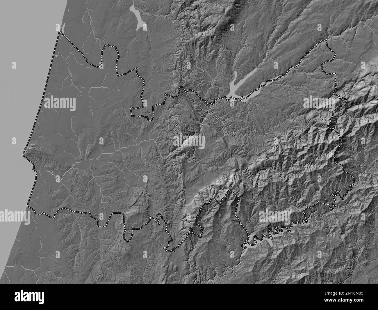 Coimbra, district du Portugal. Carte d'altitude à deux niveaux avec lacs et rivières Banque D'Images