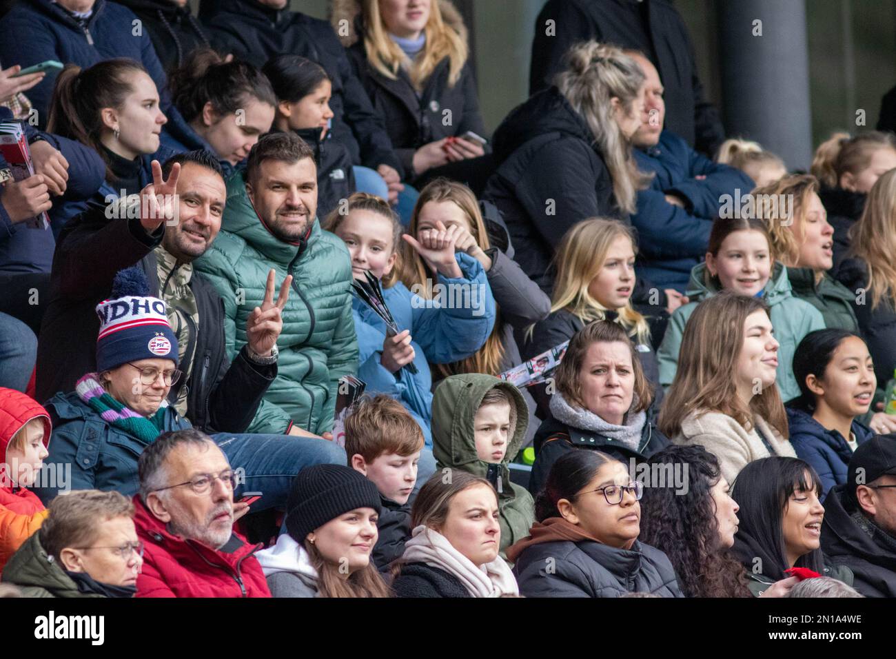 Eindhoven, pays-Bas. 05th févr. 2023. Eindhoven, pays-Bas, 5 février 2023: Les supporters du PSV sont vus pendant le match Azerion Eredivisiie Vrouwen entre le PSV et Ajax à de Herdgang à Eindhoven, pays-Bas. (Leitting Gao/SPP) crédit: SPP Sport presse photo. /Alamy Live News Banque D'Images