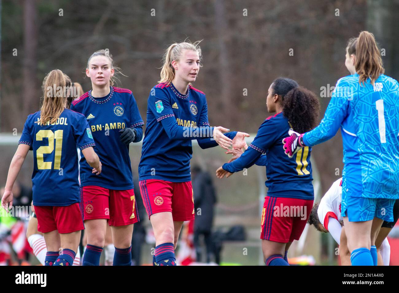 Eindhoven, pays-Bas. 05th févr. 2023. Eindhoven, pays-Bas, 5 février 2023: Les joueurs d'Ajax célèbrent après le match d'Eredivisie Vrouwen entre le PSV et Ajax à de Herdgang à Eindhoven, pays-Bas. (Leitting Gao/SPP) crédit: SPP Sport presse photo. /Alamy Live News Banque D'Images