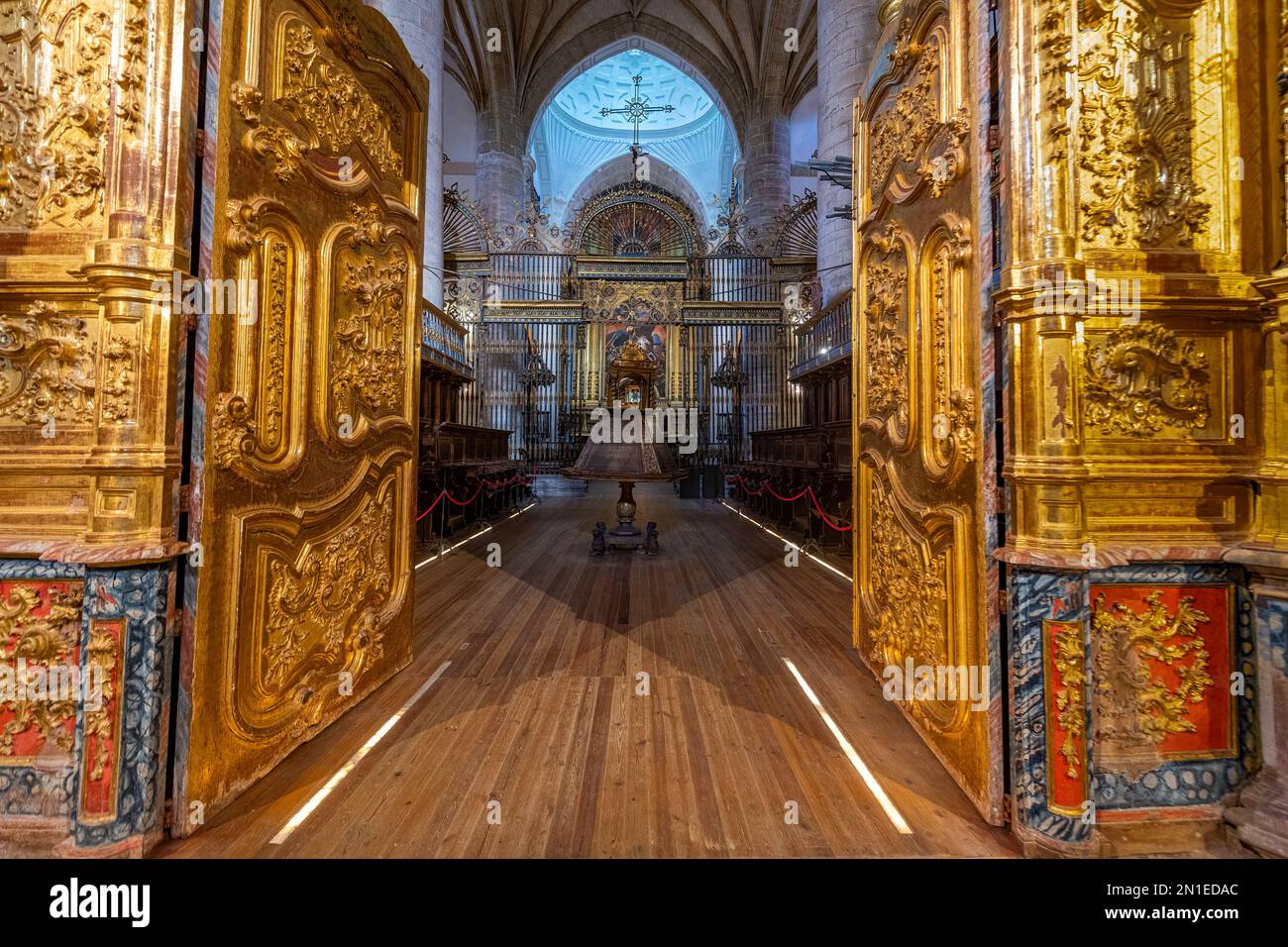 Entrée dorée à l'autel du monastère de Yuso, site classé au patrimoine mondial de l'UNESCO, monastères de San Millan de la Cogolla, la Rioja, Espagne, Europe Banque D'Images