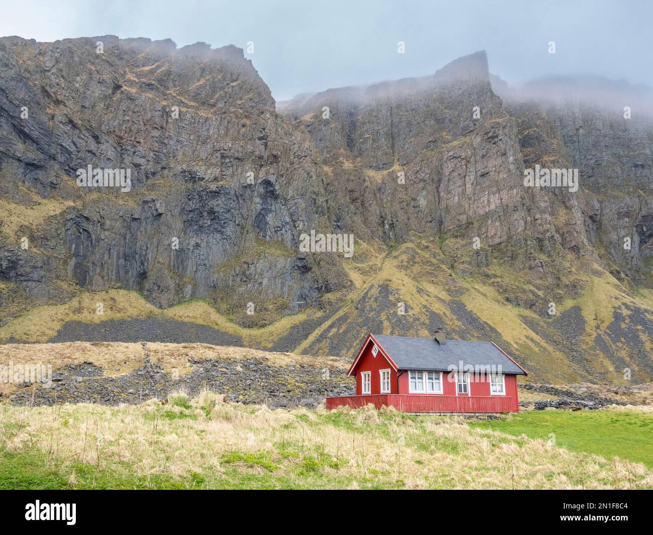 L'été seulement ancien village de pêcheurs de Mastad, sur l'île de Vaeroya, Norvège, Scandinavie, Europe Banque D'Images