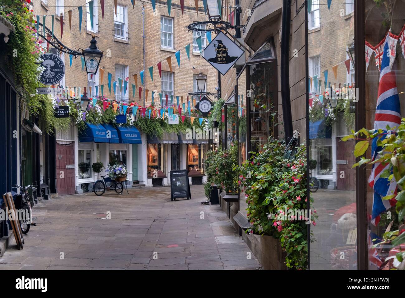 Boutiques sur Rose Crescent, Cambridge, Cambridgeshire, Angleterre, Royaume-Uni, Europe Banque D'Images