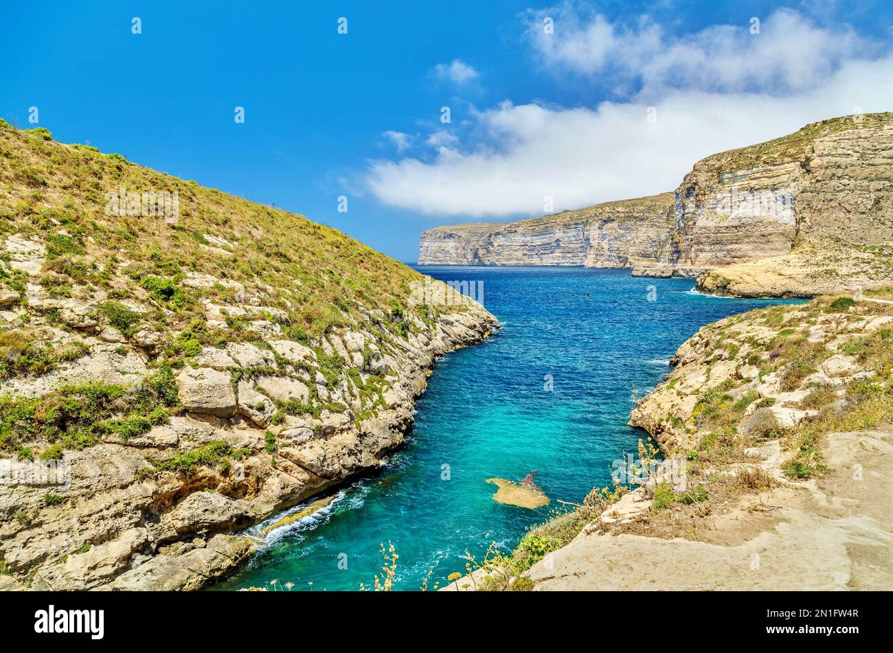 Les falaises de Xlendi, Gozo occidental, République de Malte, Méditerranée, Europe Banque D'Images