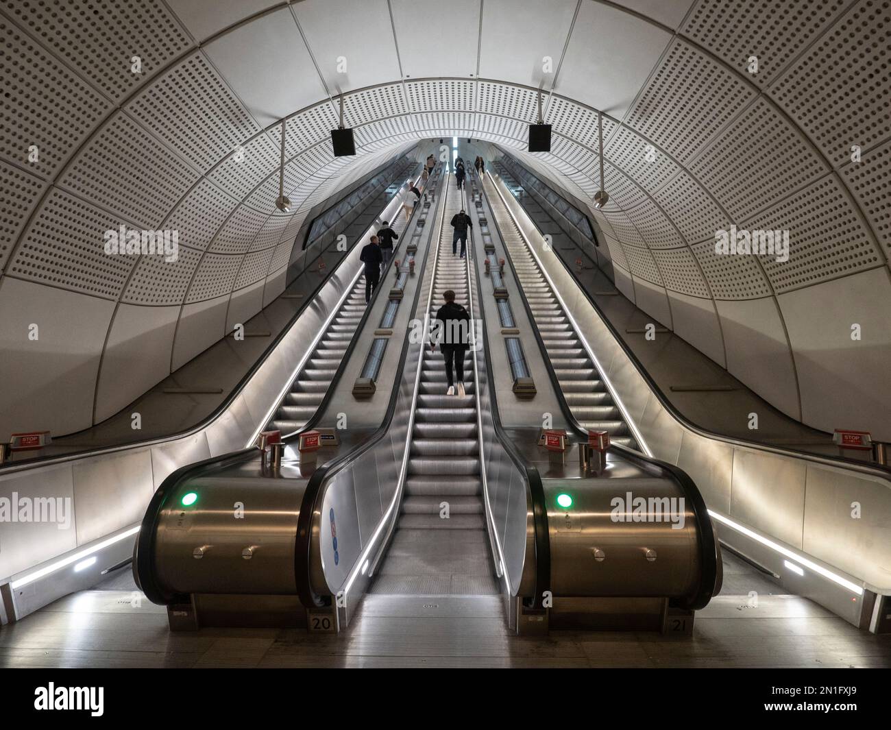 Escalier roulant sur la ligne Elizabeth, Londres, Angleterre, Royaume-Uni, Europe Banque D'Images