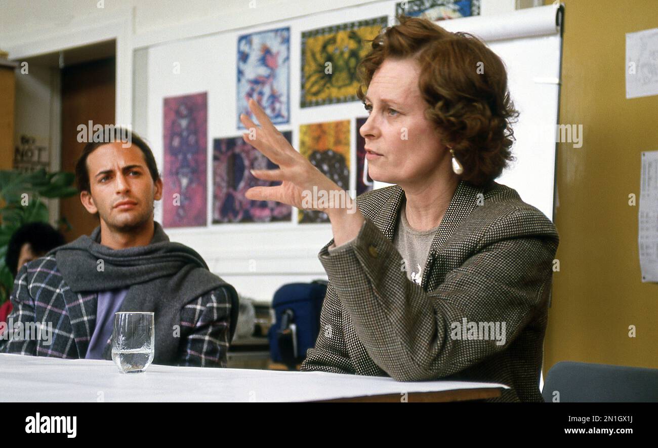 Vivienne Westwood, designer de mode britannique, à la Southern Scottish Fashion week 1990. Parlez dans une école locale. Banque D'Images