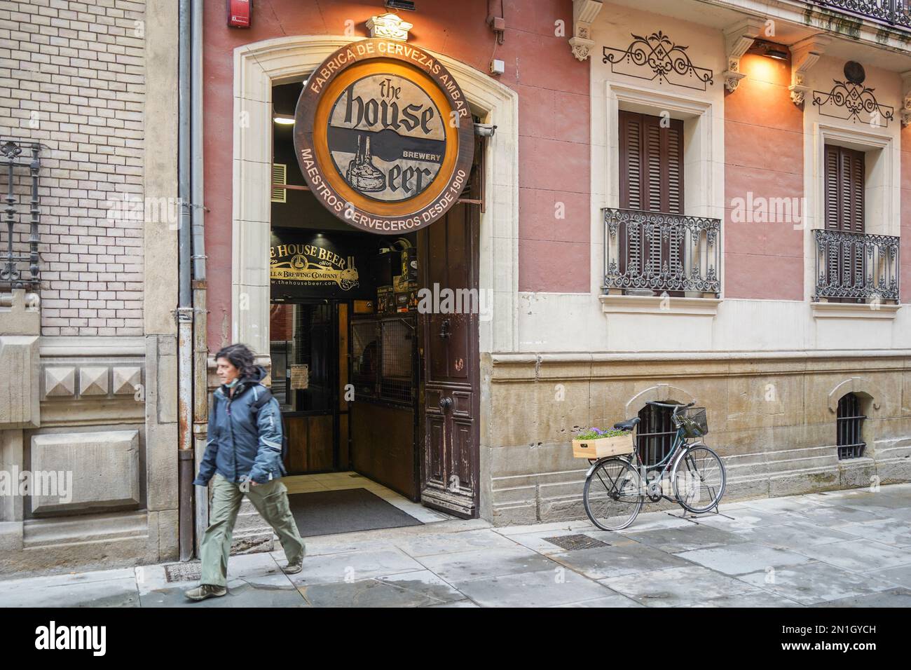 La bière maison, une salle de bière à Pamplona. La bière maison, pays Basque, Espagne. Banque D'Images