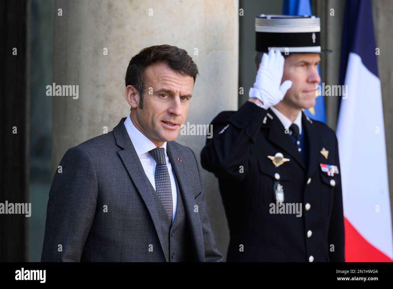 Paris, France. 06th févr. 2023. Julien Mattia / le Pictorium - Président Emmanuel Macron et Mahamat Idriss Deby Itno à l'Elysée, 6 février 2023 - 6/2/2023 - France / Ile-de-France (région) / Paris - le Président de la République, Emmanuel Macron, a reçu le Président de transition de la République du Tchad, M. Mahamat Idriss Deby Itno, à l'Elysee Palace à Paris le 6 février 2023 crédit: LE PICTORIUM/Alay Live News Banque D'Images