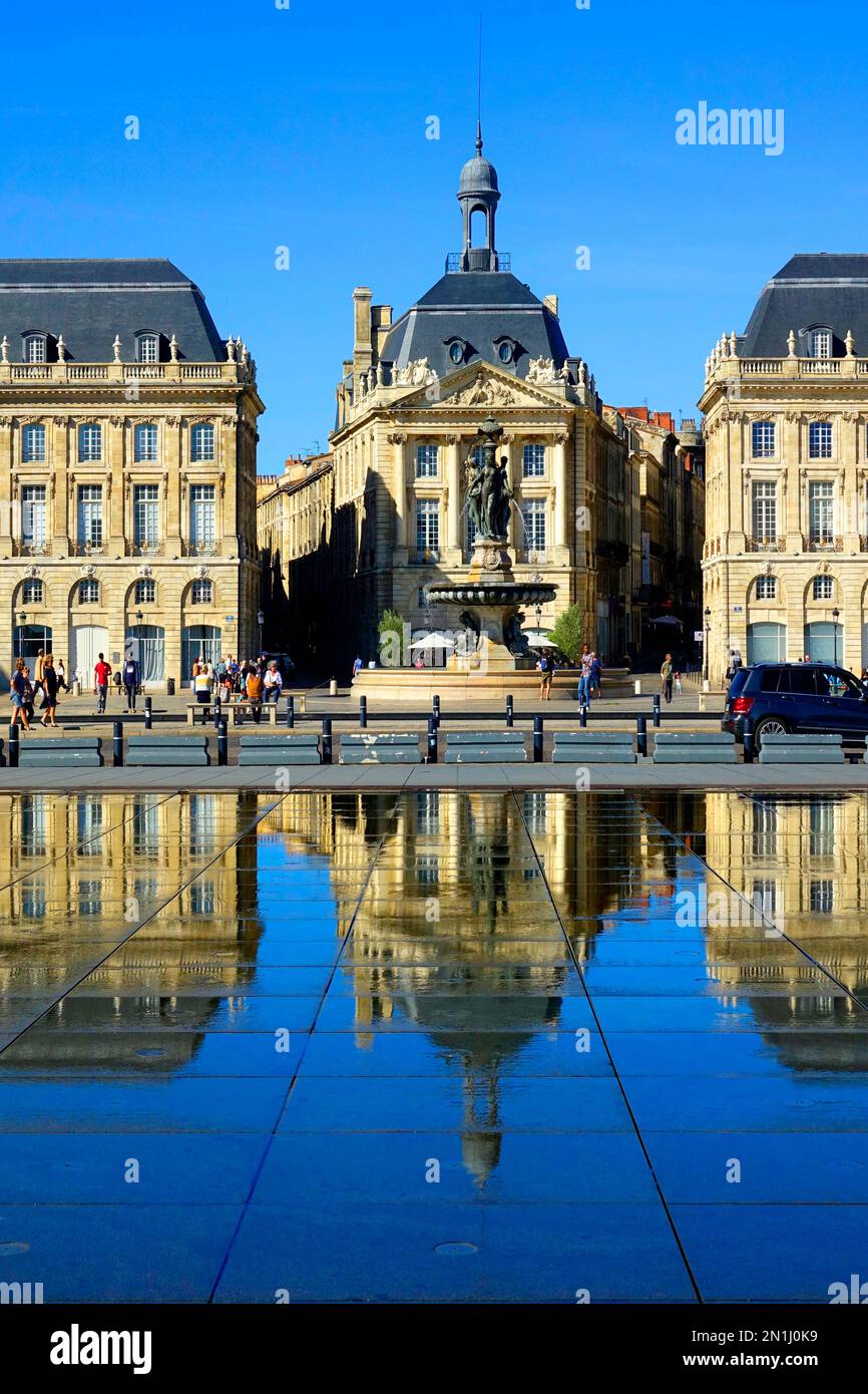 Place de la Bourse Bordeaux est une ville portuaire sur la Garonne dans le département de la Gironde, au sud-ouest de la France. C'est la capitale de la Nouvelle-Aqui Banque D'Images