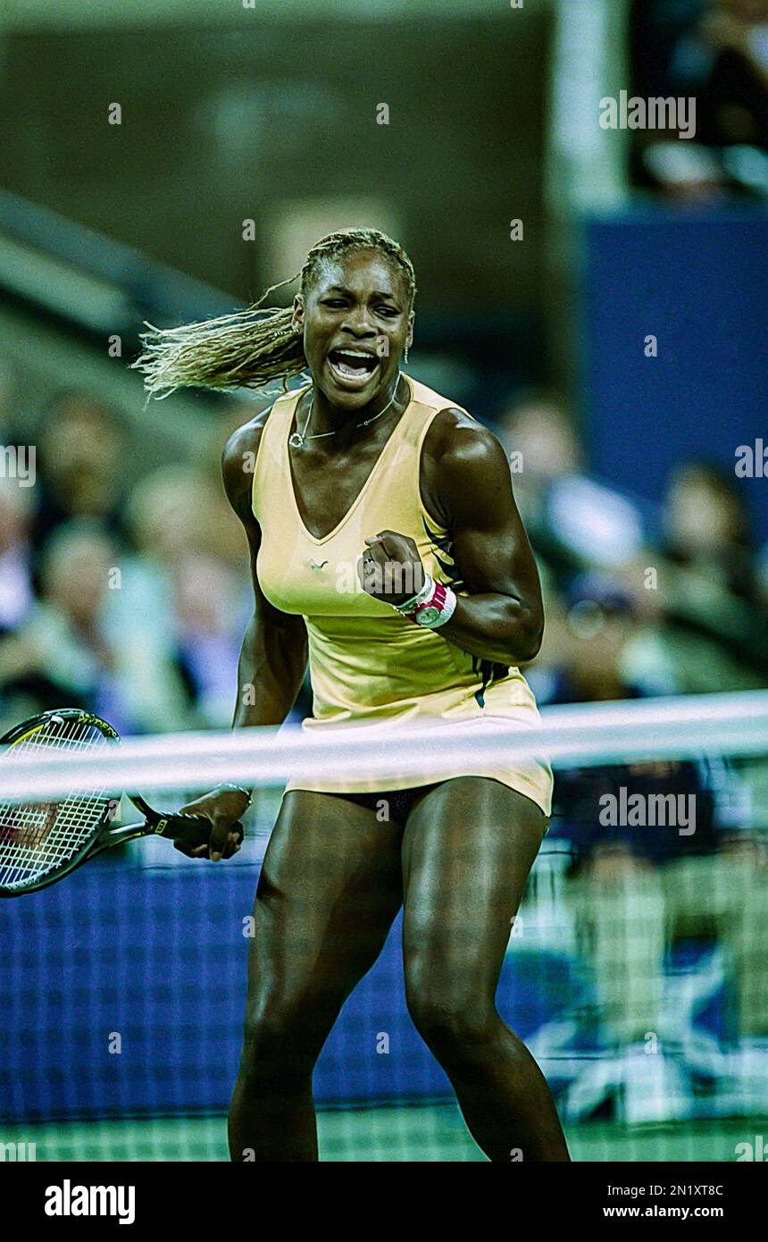 Serena Williams (États-Unis) participe à la finale des femmes à l'US Open tennis 2001. Banque D'Images