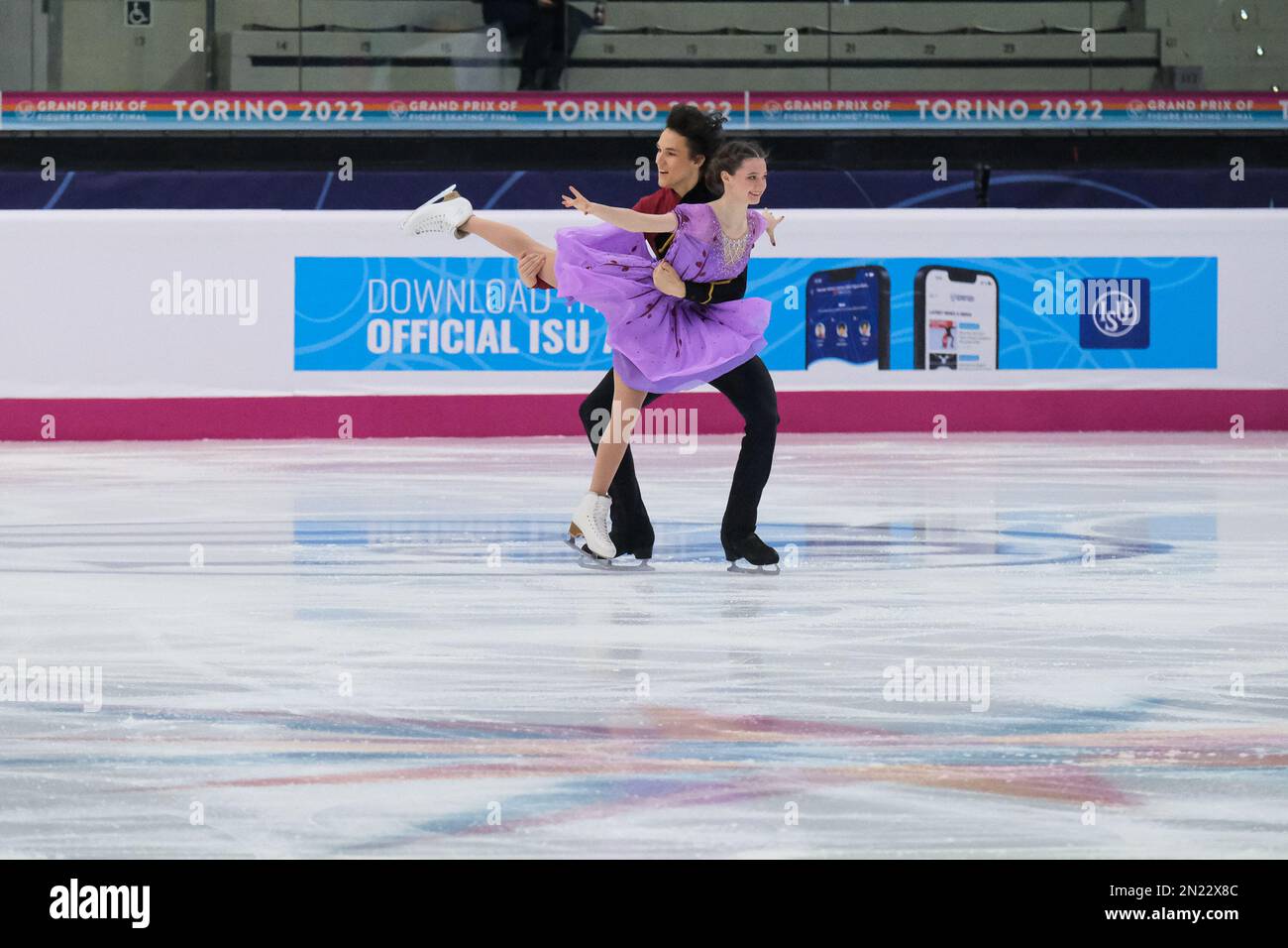 Darya Grimm et Michail Savitskiy (GER) se produit lors de la Junior Ice Dance - Free Dance of the ISU Grand Prix of Figure Skating final Turin à Palavela. Banque D'Images