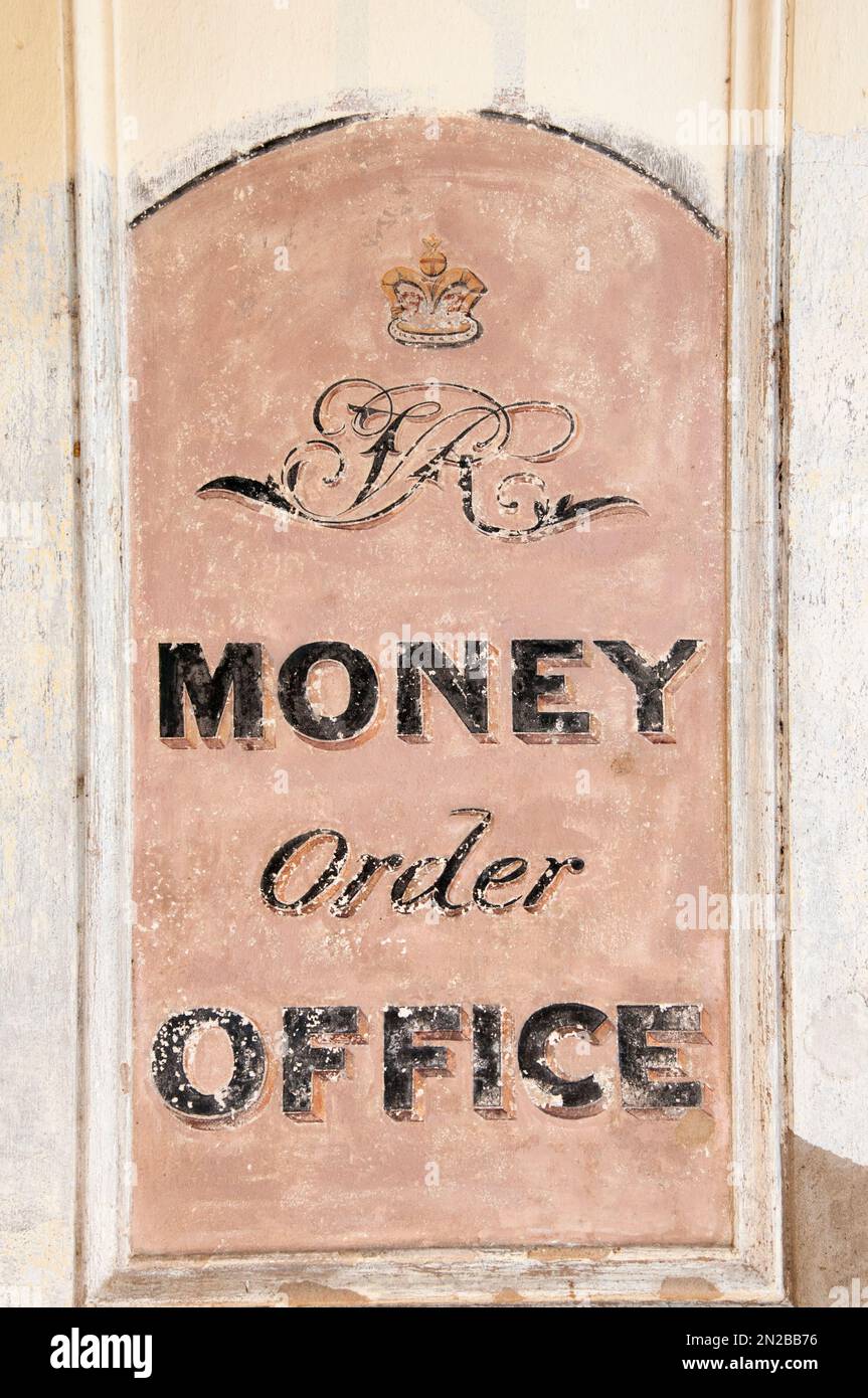 Panneau du bureau du mandat de banque de l'époque victorienne dans un ancien magasin de Guildford, Victoria, Australie Banque D'Images