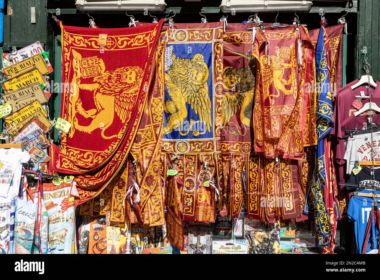Drapeaux vénitiens avec un lion ailé, Venise, Vénétie, Italie, Europe Banque D'Images