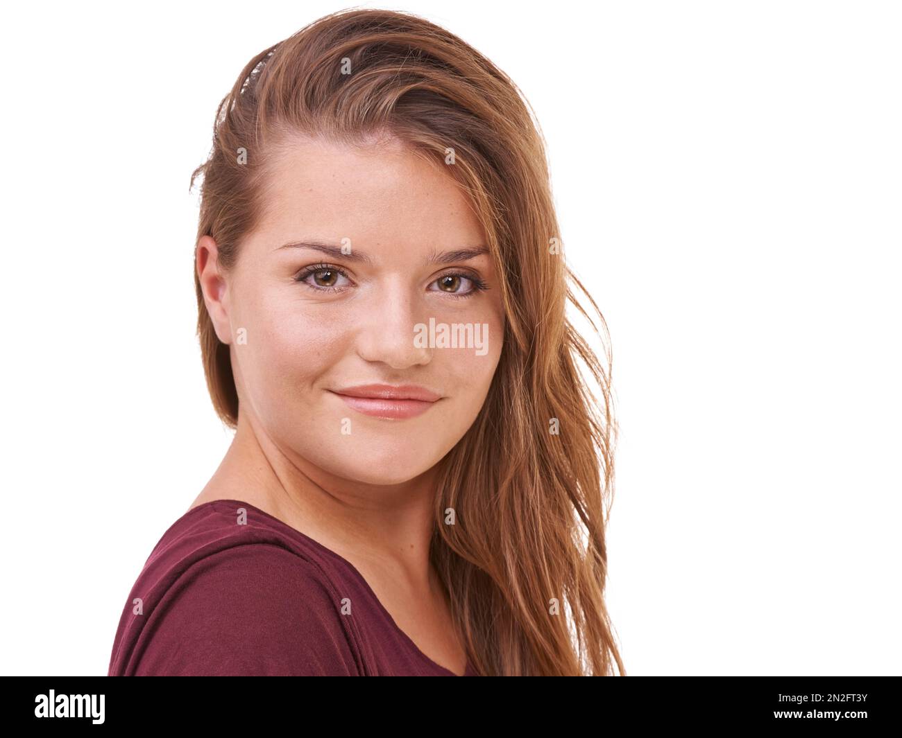 Elle respire la confiance. un magnifique modèle de plus grande taille isolé sur blanc. Banque D'Images