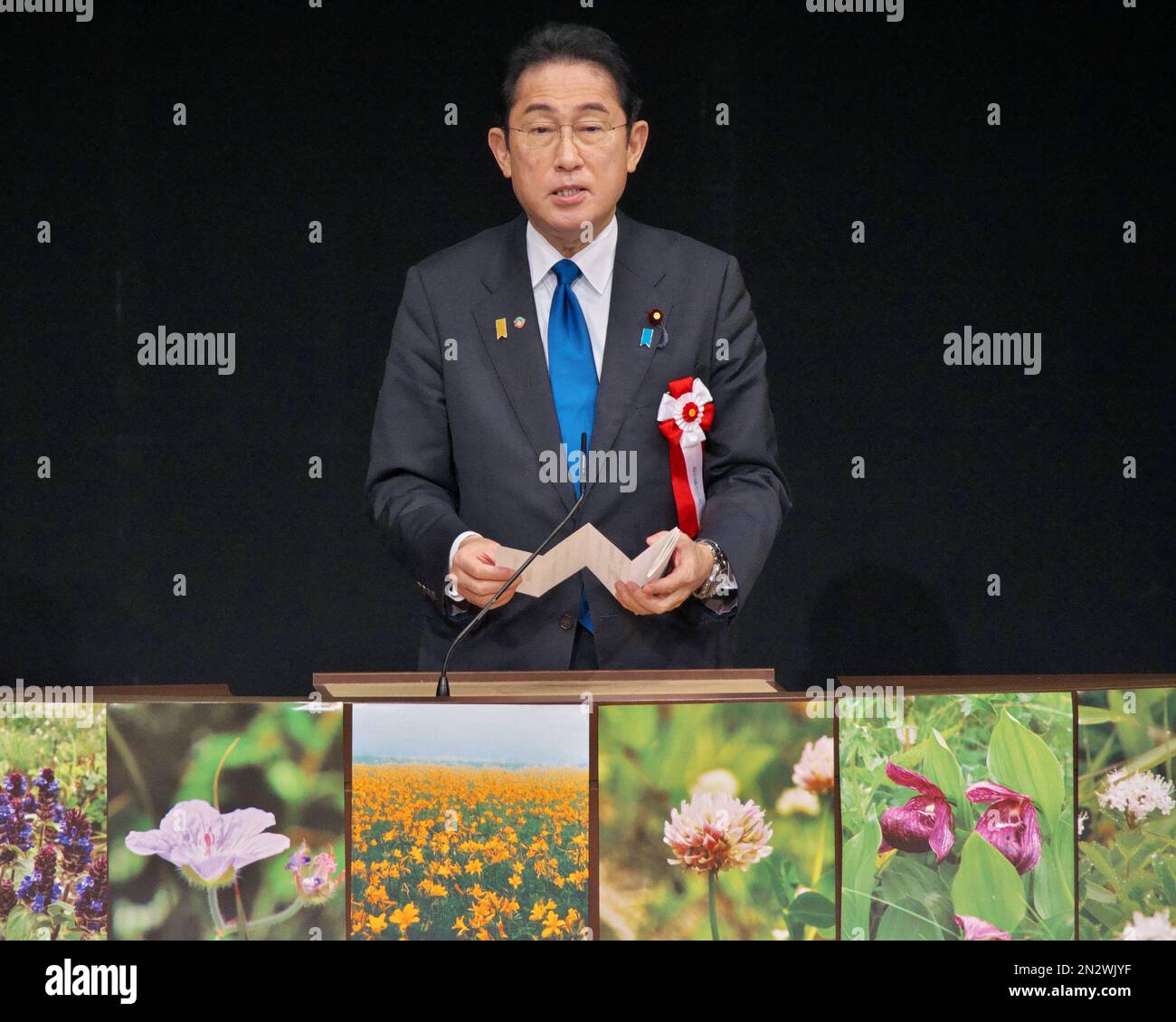 Tokyo, Japon. 07th févr. 2023. Le Premier ministre japonais Fumio Kishida prononce un discours lors d'une convention nationale de demande de retour dans les territoires du Nord à Tokyo, au Japon, en 7 février 2023. La Journée du territoire du Nord est destinée à rappeler au monde le Traité commercial Japon-Russie signé ce jour-là en 1855 par Shogunate Japon et Tzarist Russie, reconnaissant les quatre îles du Nord occupées comme faisant partie du Japon, et la frontière a été établie entre l'île d'Etorofu et l'île d'Uruppu. Photo par Keizo Mori/UPI crédit: UPI/Alay Live News Banque D'Images