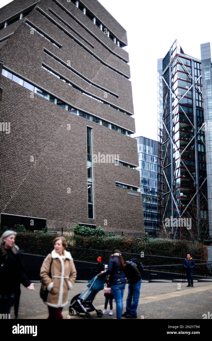 Londres, Royaume-Uni. 04th févr. 2023. The Tate Modern et les appartements à proximité (photo de Jay Shaw Baker/NurPhoto) Credit: NurPhoto SRL/Alay Live News Banque D'Images