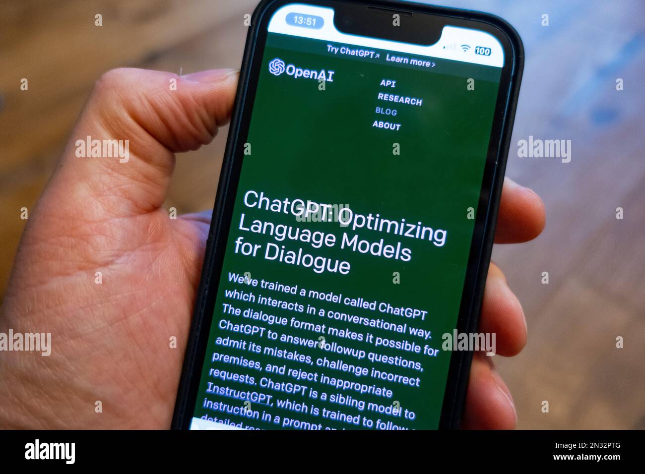 L'écran d'accueil OpenAI ChatGPT s'affiche sur le téléphone mobile Banque D'Images