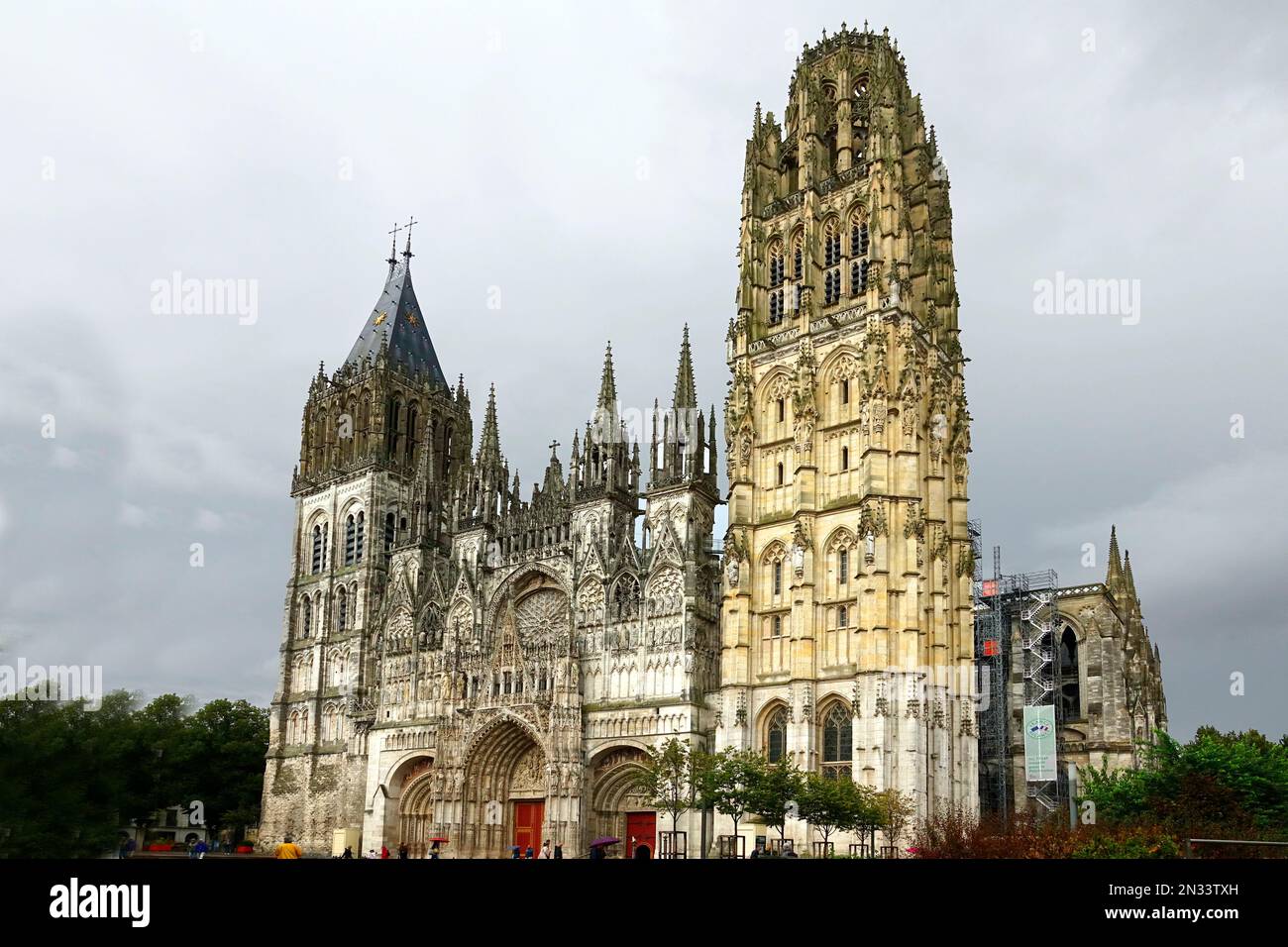 La Cathédrale de Rouen est une ville sur la Seine dans le nord de la France. C'est la préfecture de la région normande et du département de Seine-M. Banque D'Images